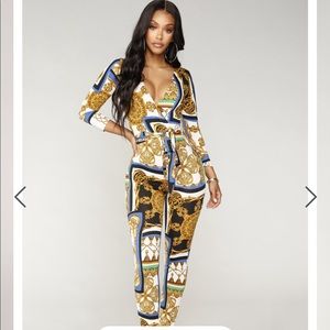 Fashion Nova jumpsuit gold & white chains sz S